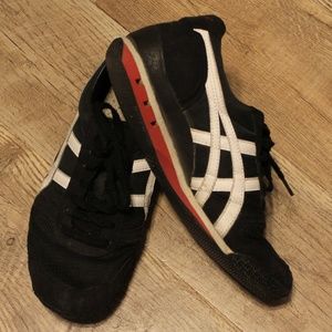 ASICS Onitsuka Tiger Ultimate 81 Black/White/Red